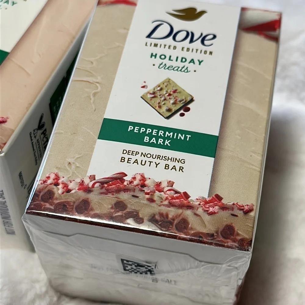 DOVE Limited Edition Holiday Treats Beauty Bar Soap Peppermint Bark 2 Pack - Picture 2 of 5